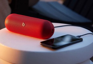Beats Pill - Wireless Bluetooth Speaker - Statement Red